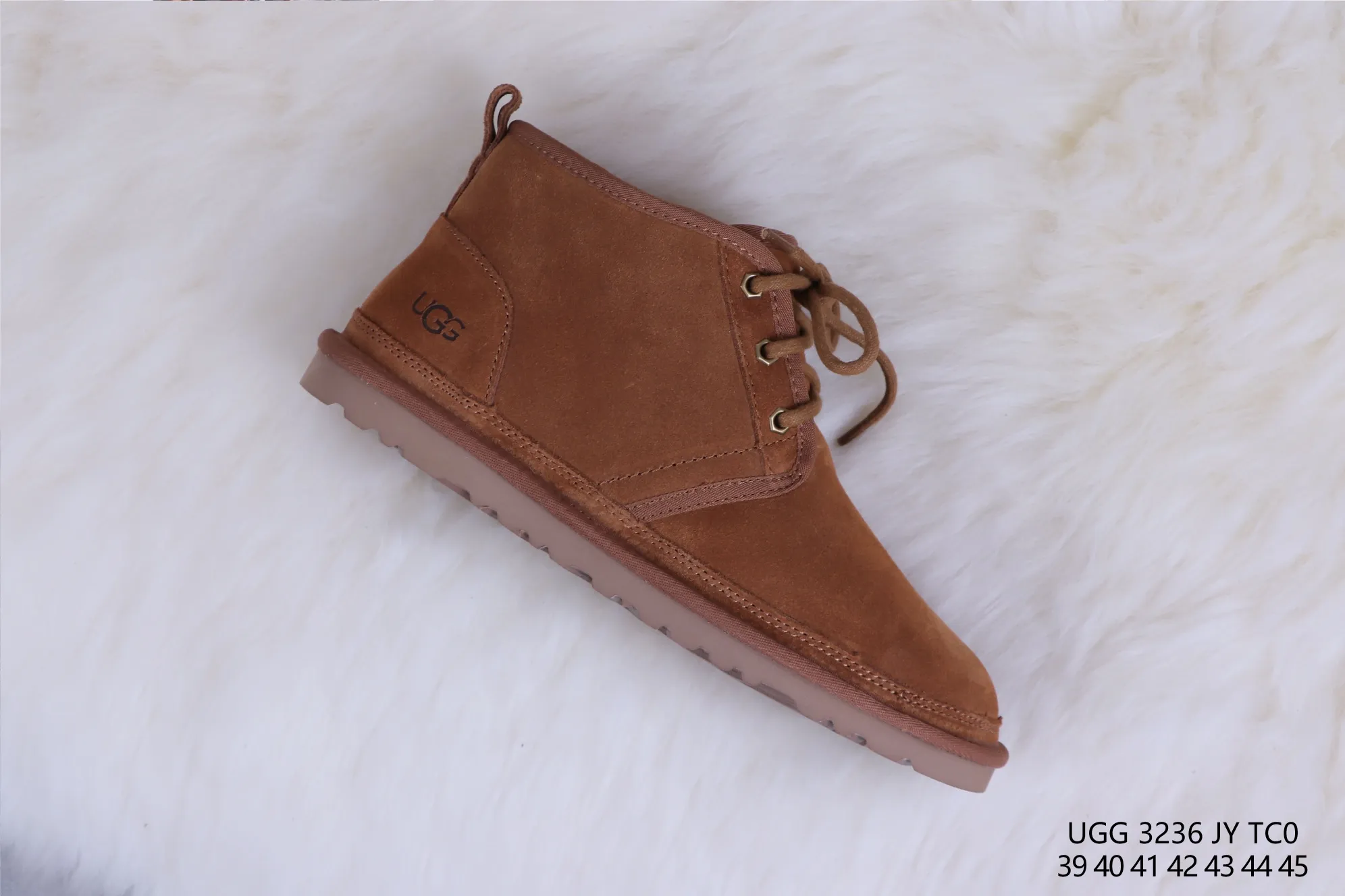 💰520 UGG sheepskin integrated snow boots 3236 maroon M Neumel Product description: As an extension of the classic series, the classic lightweight series has a low-key outsole and upper inspired by classic styles, showing the comfort and luxury of UGG. Upper: cow leather, soft suede upper. Insole: 17mm UGGpure™ wool cushioning foam insole. Sole: Treadlite by UGG™ Light wing technology outsole - non-slip, cushioning, wear resistance, and good elasticity Heel: Brand LOGO on the side Size: 39 40 41 42 43 44 45